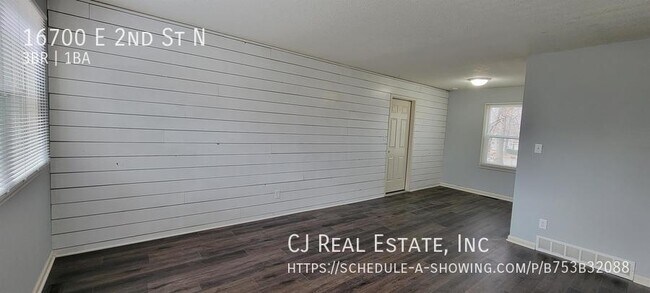 Foto del edificio - 16700 E 2 St N