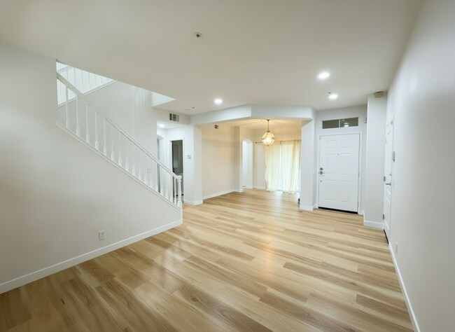 Foto del edificio - 8136 Constantine Dr