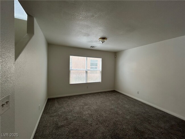 Building Photo - 9949 Cerbat Ct