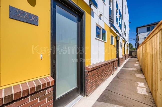 Foto del edificio - 2208 S Albion St