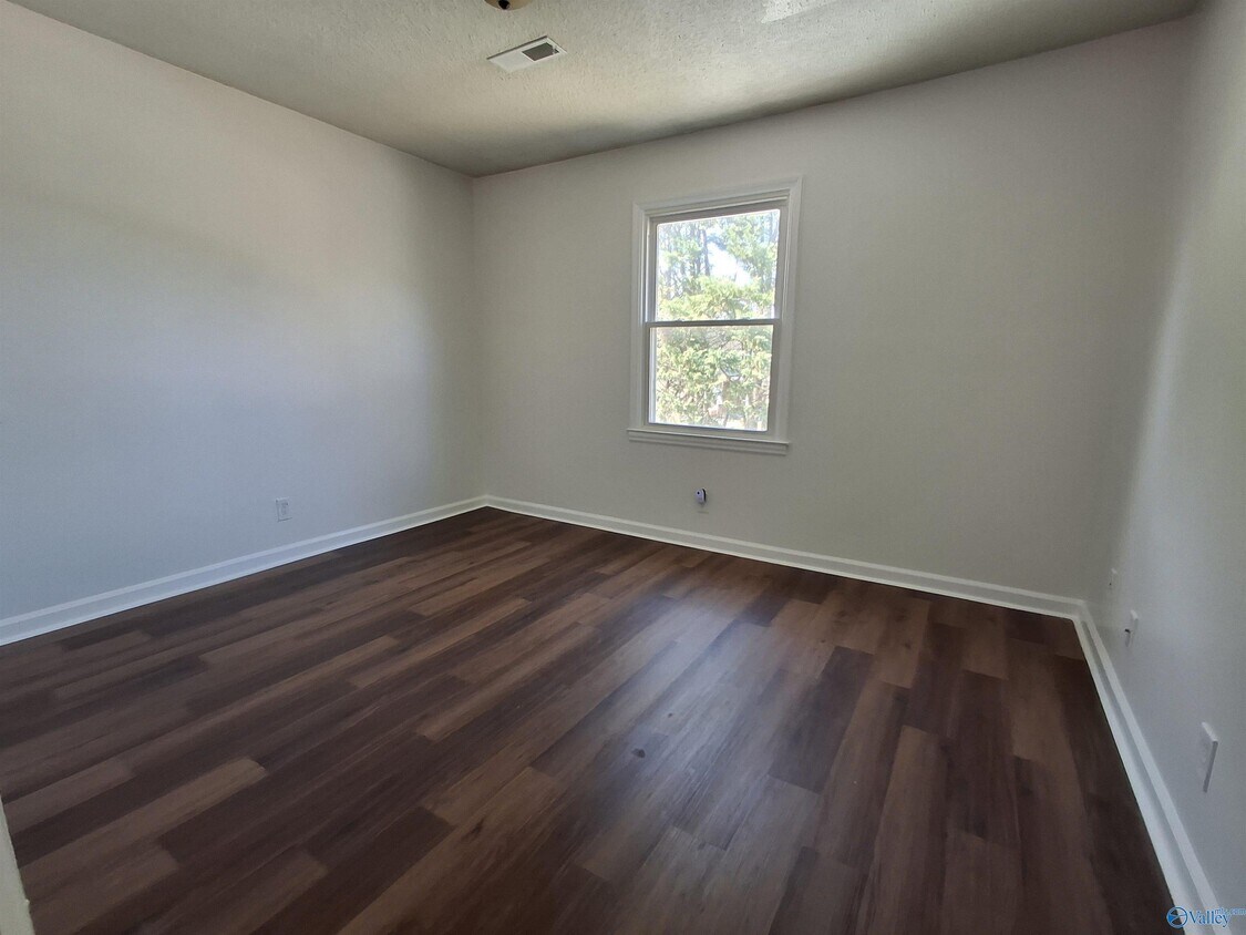 Foto del edificio - 6206 Friar Tuck Dr NW