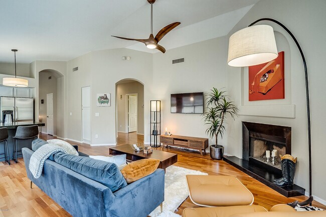Building Photo - 16813 N 59th Pl
