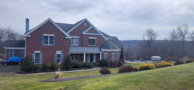 Building Photo - 51 Wabuda Pl