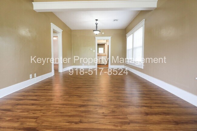 Foto del edificio - 412 N McKinley Ave