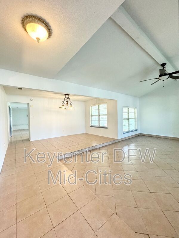 Photo - 2024 Robinson St House