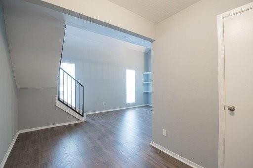 Building Photo - 2909 Lucas Dr