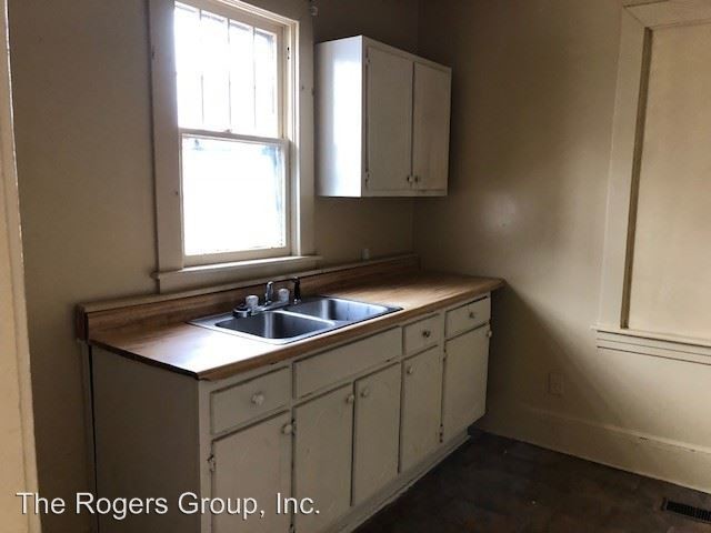 Building Photo - 3 br, 1 bath House - 606 Highland Ave