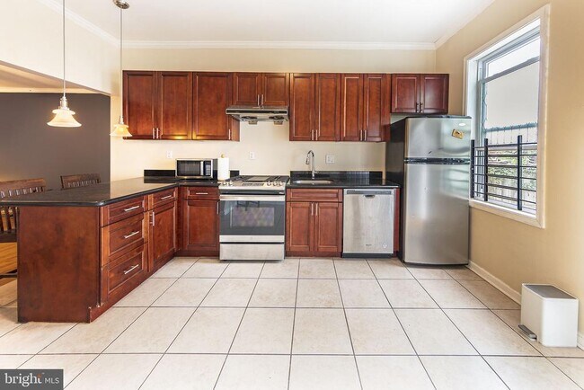 Foto del edificio - 1388 E St NE