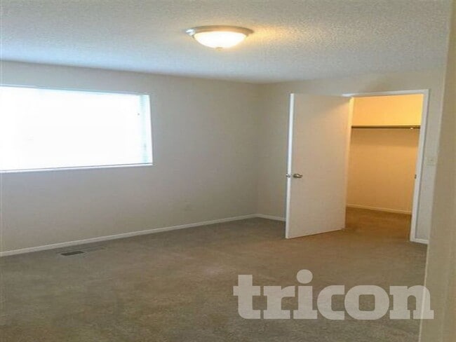 Foto del edificio - 4680 Noche Ln