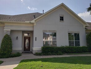 Building Photo - 4330 Lake Run Dr