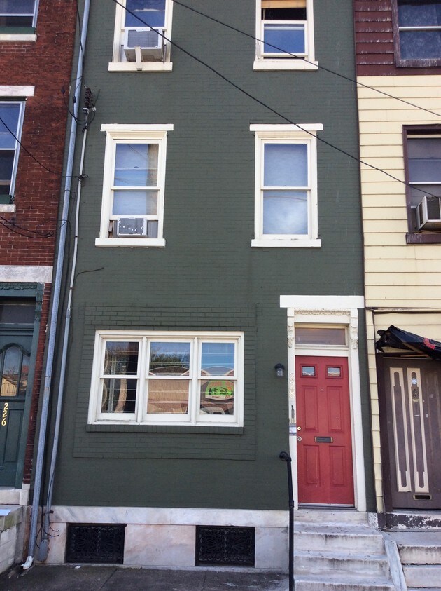 Primary Photo - 228 Washington Ave
