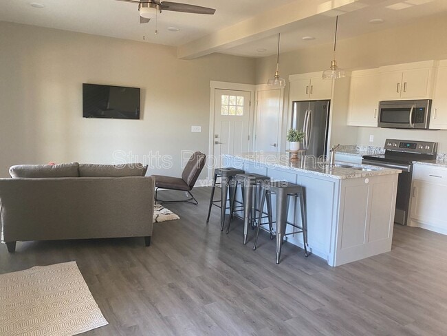 Building Photo - 213 Virginia Ave