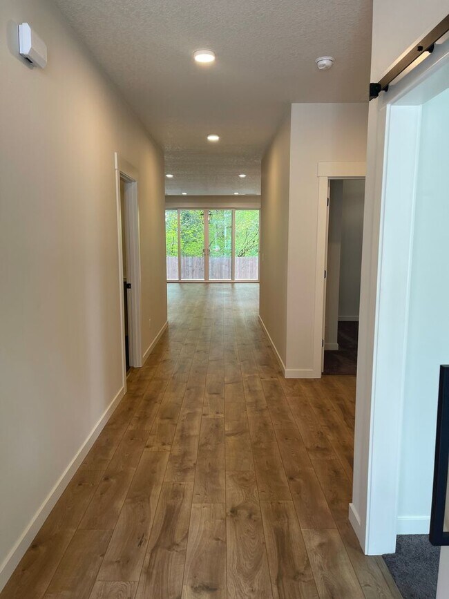 Foto del edificio - Welcome to this beautiful 3 bedroom, 2.5 b...