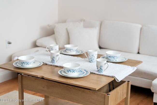 Building Photo - 220 Linden St