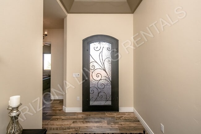 Building Photo - FURNISHED POOL HOME AVAILABLE JANUARY 1st, 2027 - MARCH 31st, 2027