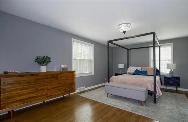 Foto del edificio - Charming & Updated Prairie Village Home – ...