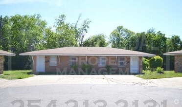 Building Photo - 802 Pecan Cir