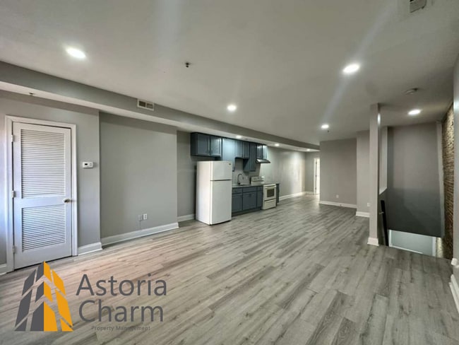 Building Photo - 1918 N Charles St