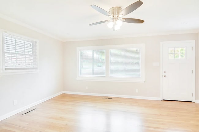 Building Photo - 511 Uzzle St