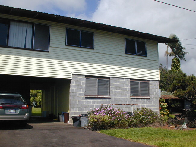 House outside view - 28-239 Kalani Loop Rd