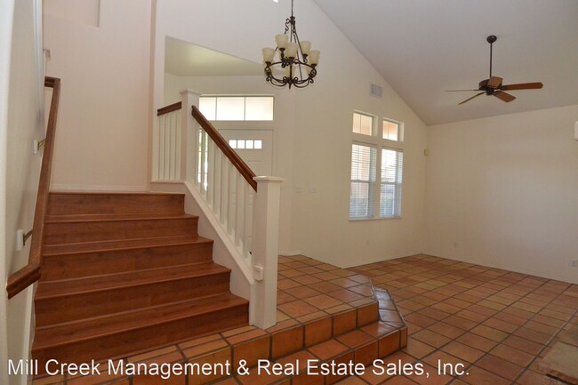 Building Photo - 3 br, 2.5 bath House - 2934 S. Montecito