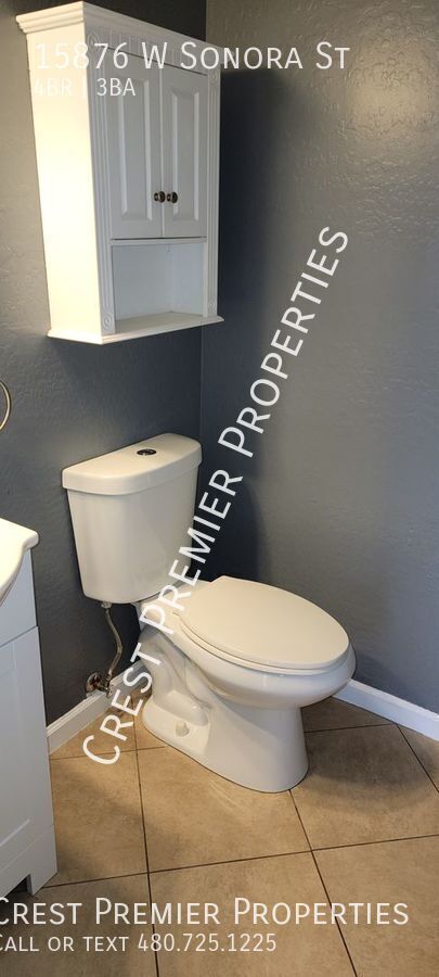 Foto del edificio - 15876 W Sonora St