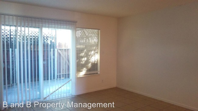 Building Photo - 5708-5734 Hillsdale Blvd