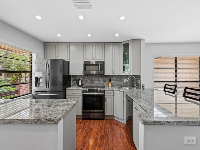 Building Photo - 9265 Vista Del Lago