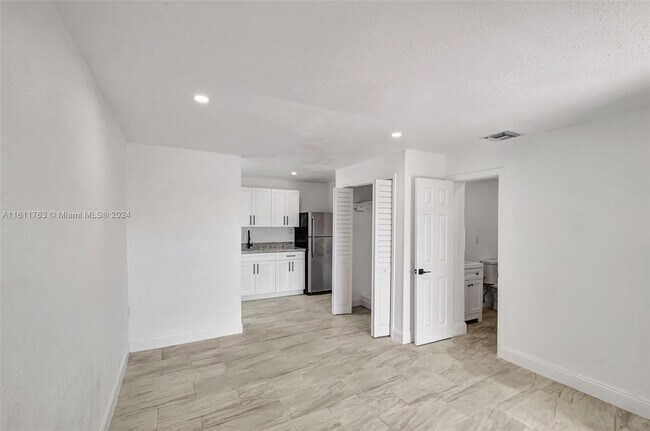 Foto del edificio - 4710 NW 170th St