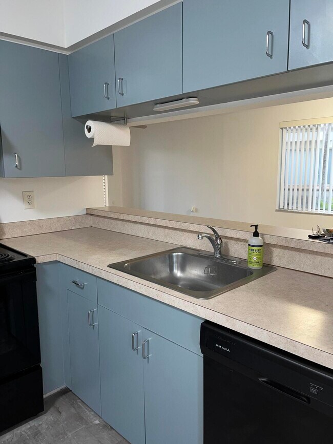 Foto del edificio - 6104 Glenmoor Dr