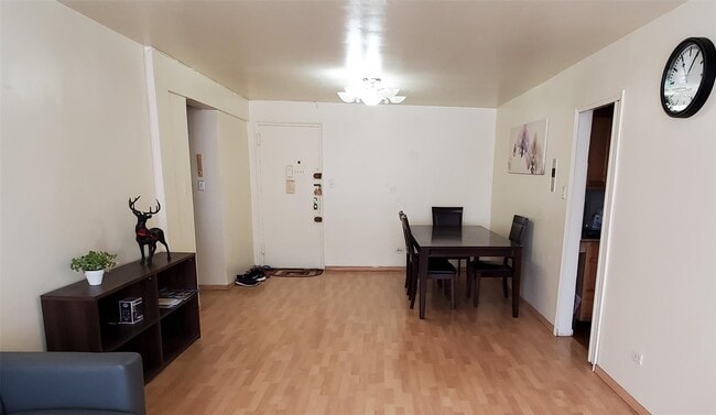 Foto del edificio - 4226 81st St