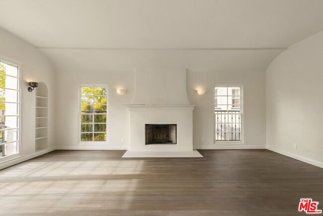 Foto del edificio - 428 S Bedford Dr