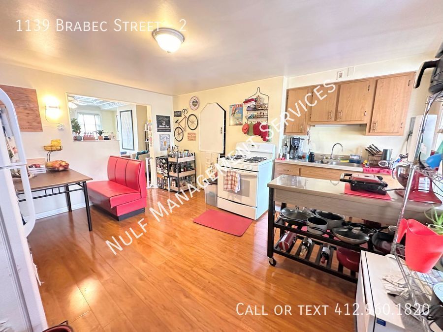 Primary Photo - 2 Bed, 1 Bath unit in Troy Hill