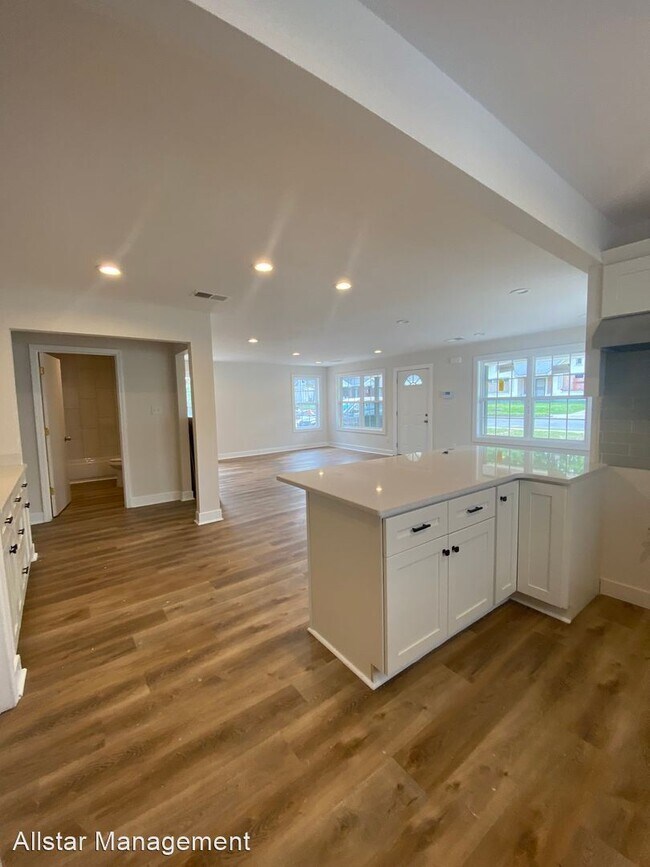 Foto del edificio - 3 br, 2 bath House - 788 N Merton Street