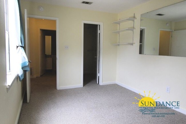 Foto del edificio - 221 Indian Oaks Dr