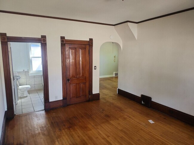 Foto del edificio - 523-525 Bay St