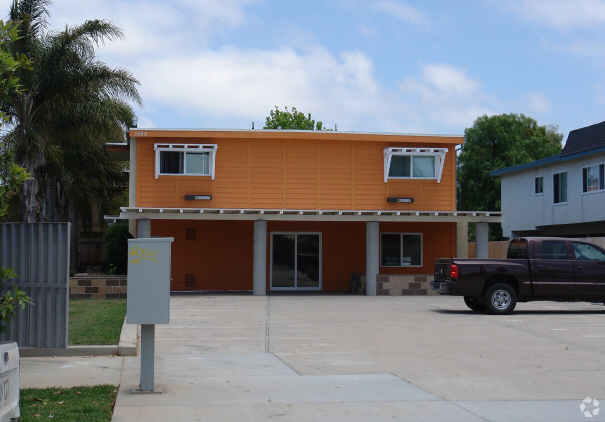 Primary Photo - 1360 Hemlock Ave