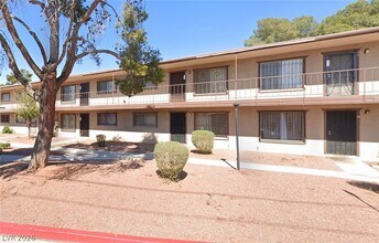 Building Photo - 615 S Royal Crest Cir