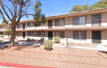 Building Photo - 615 S Royal Crest Cir