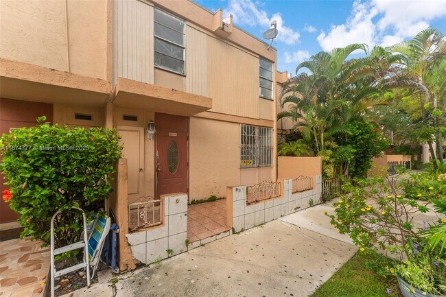 Foto del edificio - 6011 SW 69th St