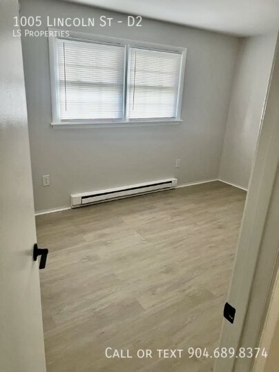 Foto del edificio - 1005 Lincoln St-D2