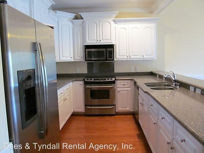 Building Photo - 3 br, 2.5 bath House - 102 Chafin Place