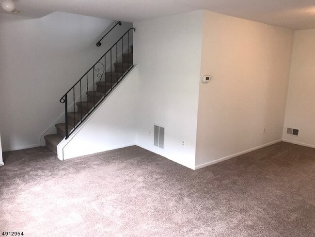 Building Photo - 149 Cynthia Dr