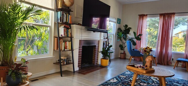 Photo - 4532 Reinhardt Dr House