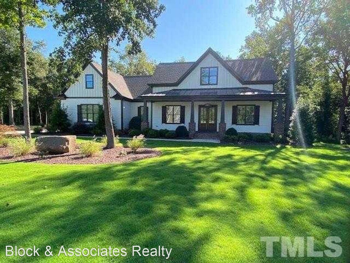 Primary Photo - 4 br, 2.5 bath House - 1513 Sweetwater Lane