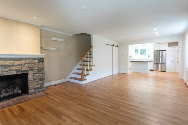 Building Photo - 444 St Davids Ave