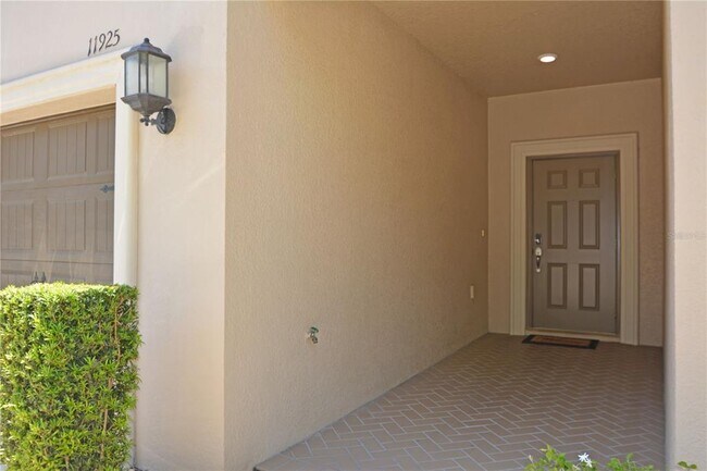 Building Photo - 11925 Greengate Dr