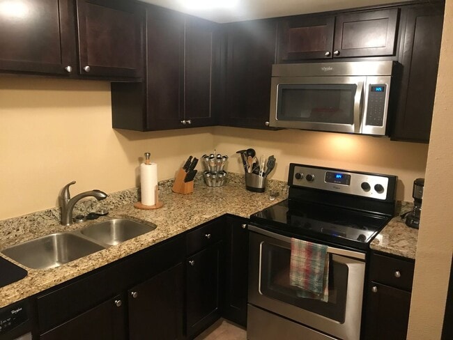 Reed Drive - Reed Drive Apartment