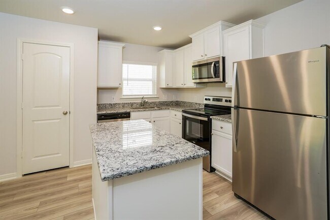 Building Photo - 10426 Sweetwater Creek Dr