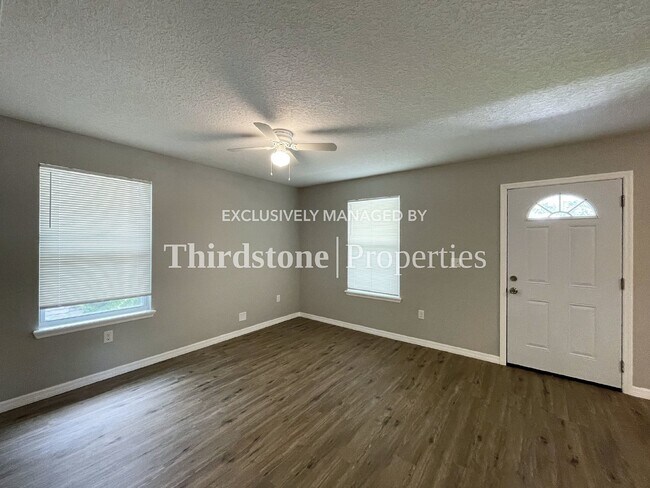 Building Photo - 656 Linwood Ave